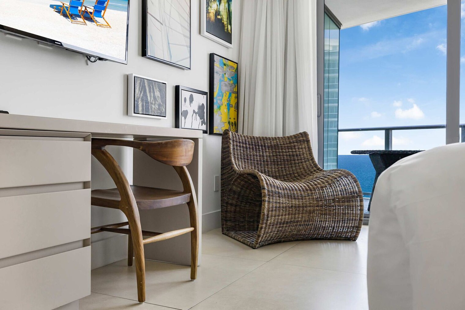 Building Photo - 4111 S Ocean Dr