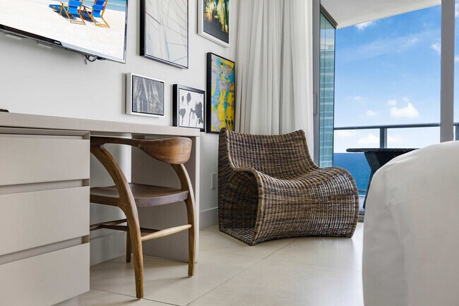 Building Photo - 4111 S Ocean Dr