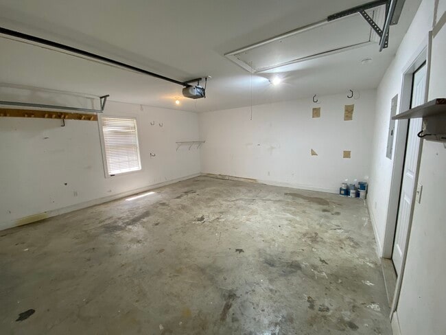 Building Photo - 5210 Red Valley Rd