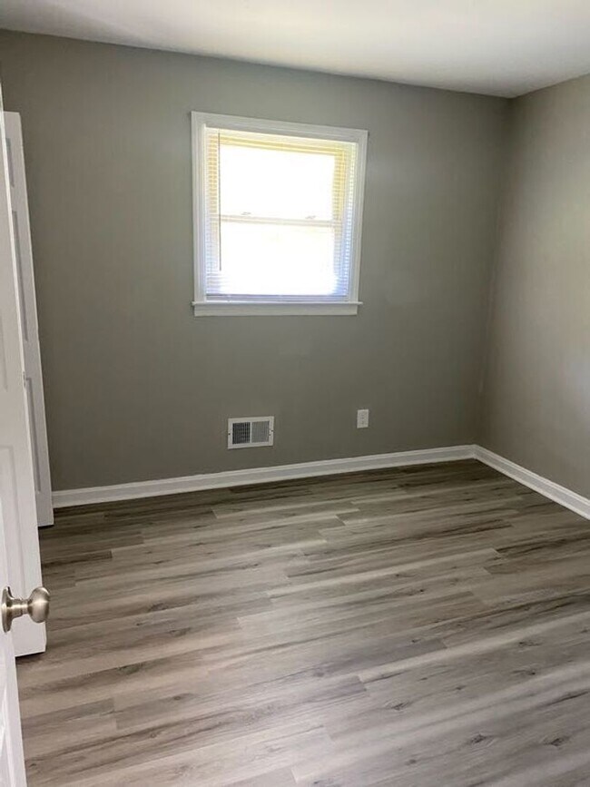 Building Photo - Beautiful Home FOR RENT