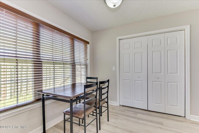 Building Photo - 135 Summerfield Cir