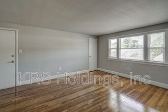 Building Photo - 5427-4 Remuda Dr