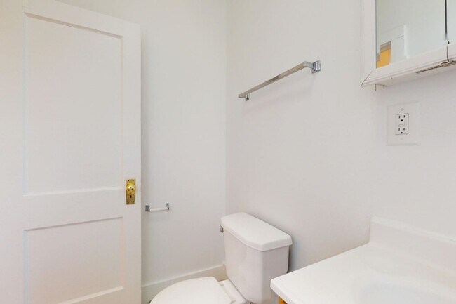 Floorplan - 5300-5308 S. Greenwood Avenue