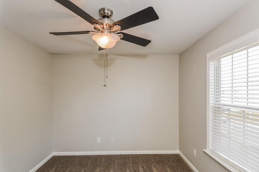 Building Photo - 408 Gooseberry Dr