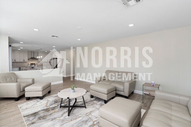 Building Photo - Beautiful Large Furnished Home w/A Pool