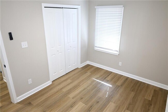 Building Photo - 1876 Sandtown Rd SW