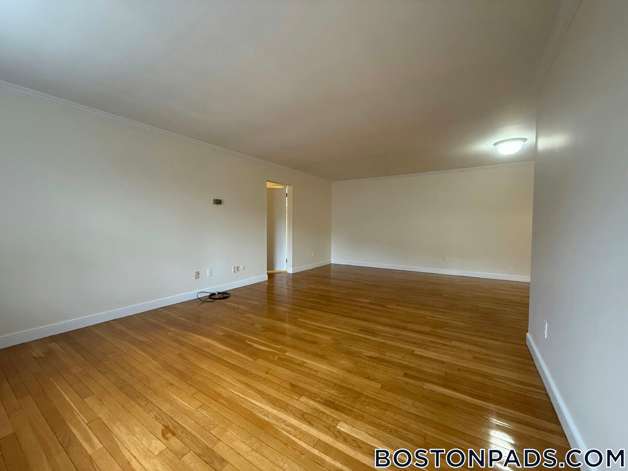 Building Photo - 8 Captain Parker Arms