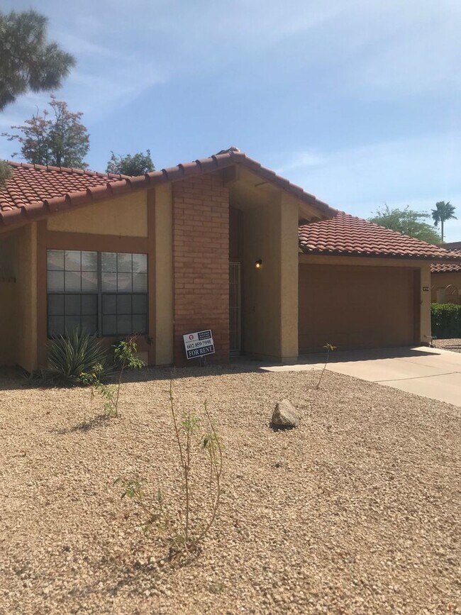 Building Photo - Beautiful 55+ Ahwatukee neighborhood spacious 2/br 2/ba home -  Rent Includes membership to Ahwat...
