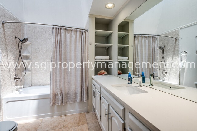 Building Photo - 5100 Verde Valley Ln