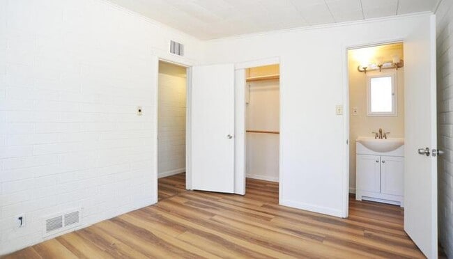 Building Photo - Ranch Style home in the Garden District