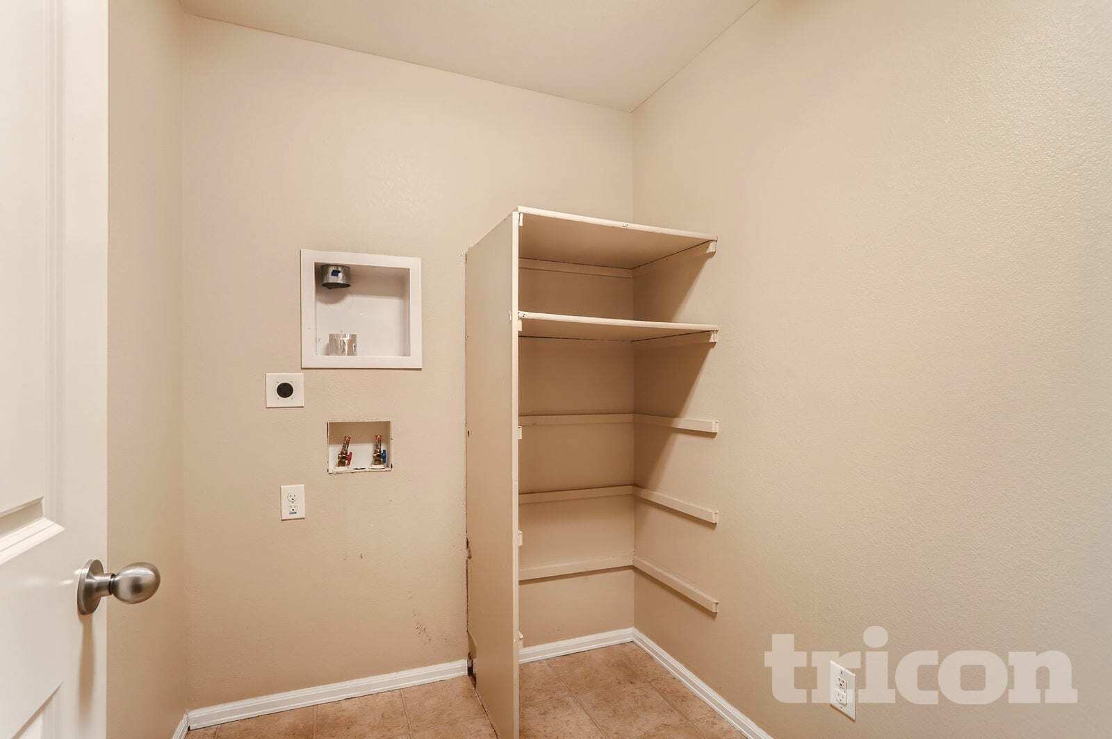 Building Photo - 1570 Edenbridge Dr