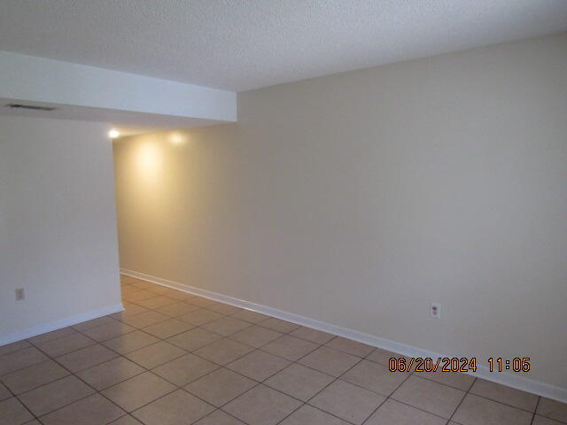 Building Photo - 705 Terrance Ct