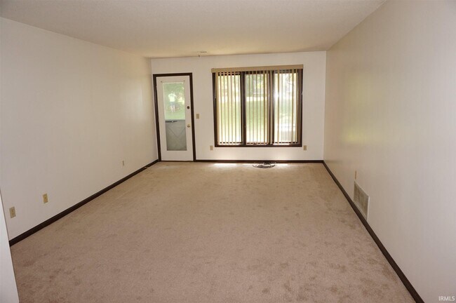 Building Photo - 617 Villa Park Ct