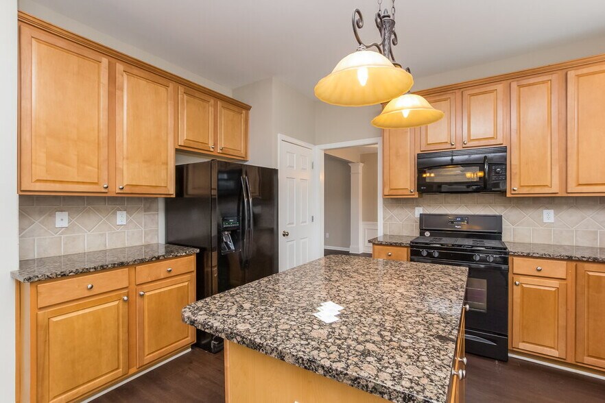 Building Photo - 3670 Azurite St