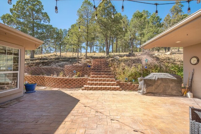 Building Photo - Spacious Single Level Four Bedroom Home In Gated Community