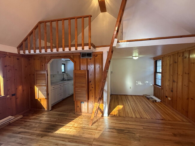 Building Photo - Adorable Duplex on Upper Bear Creek!!