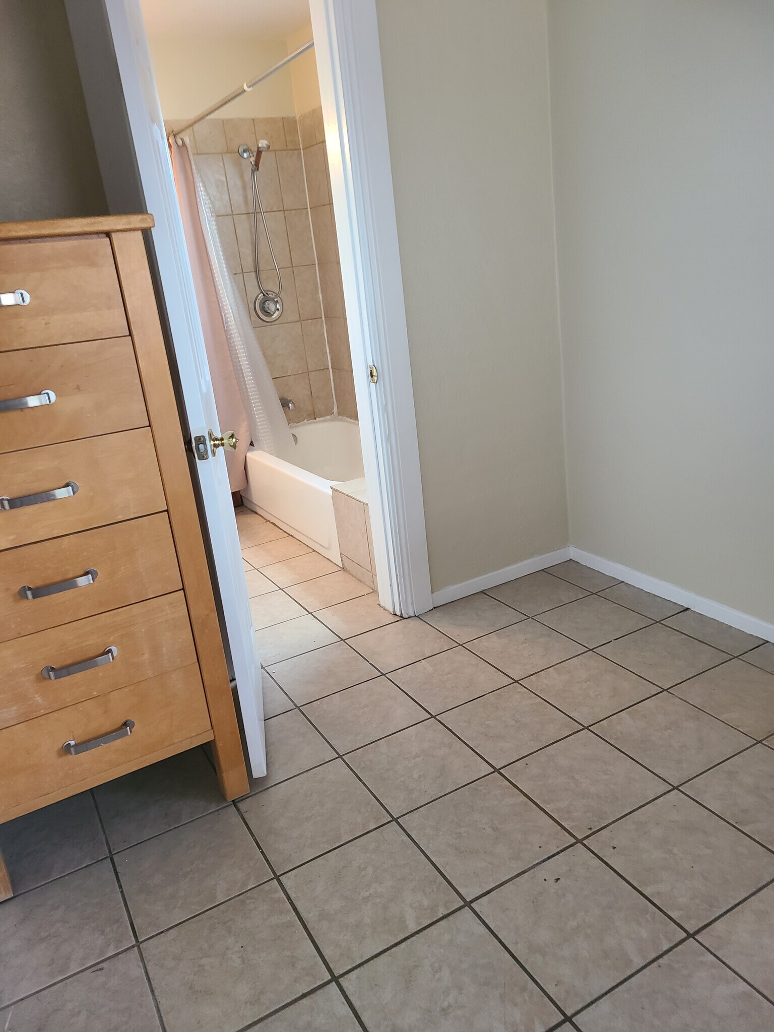 Building Photo - 5831 Adelaide Ave