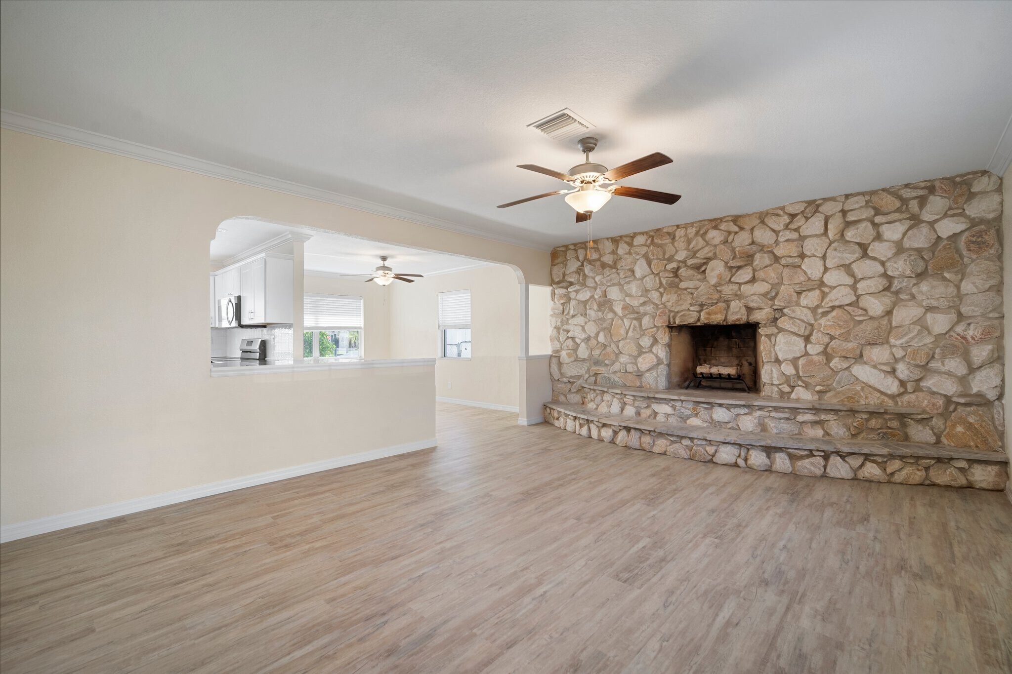 Building Photo - 910 Spindle Palm Way