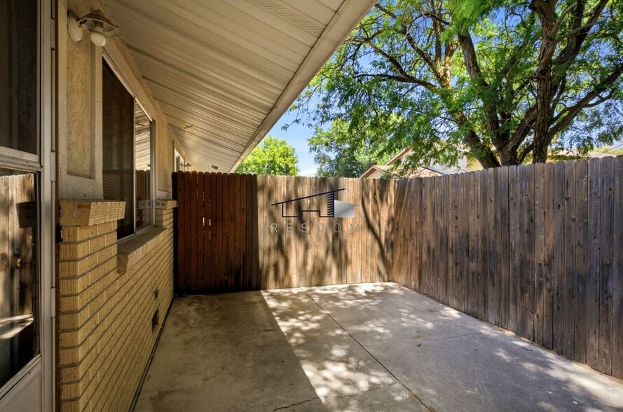 Building Photo - 159 W 4850 S