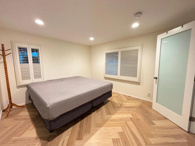 Building Photo - 132 Gerona Ave