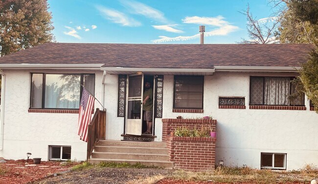 Building Photo - 2117 20th Street Road