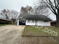 Building Photo - 4 Bed 2 Bath