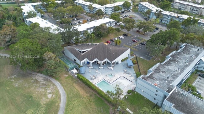 Building Photo - 8300 Sands Point Blvd