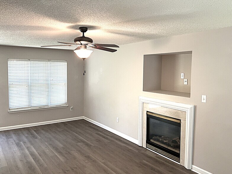Building Photo - 1171 Lempster Dr NW