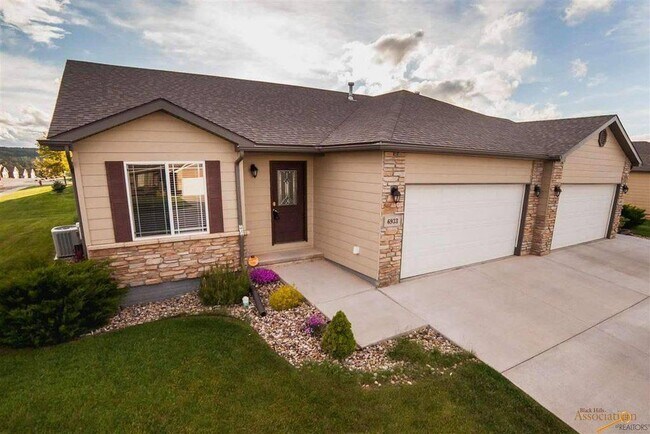 Primary Photo - 6933 Cog Hill Ln