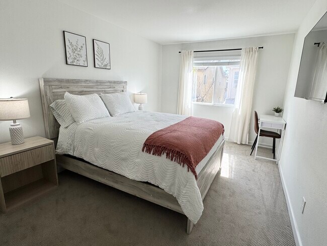 Building Photo - 297 Mildred St