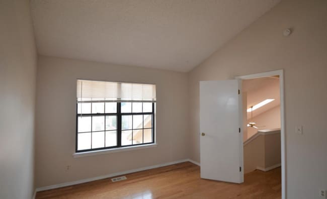 Building Photo - D20 Schools with Open Space Views!