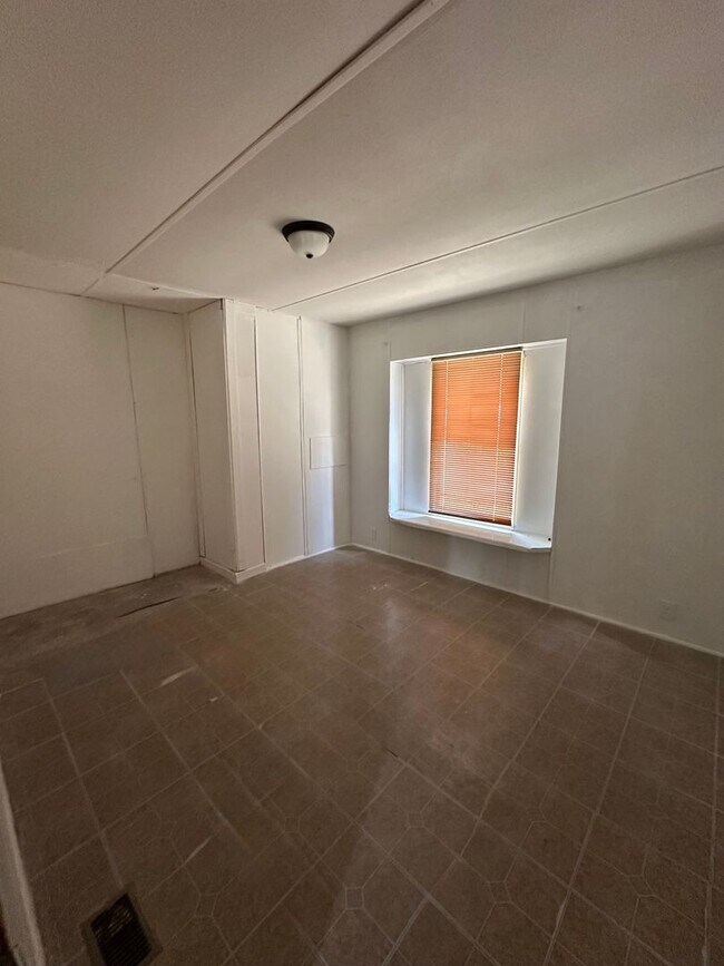 Building Photo - APPROVED SECTION 8 VOUCHERS ONLY! 2 Bedroom Home in Aiken!
