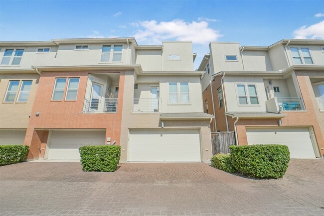 Building Photo - 5425 Hidalgo St