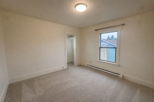 Building Photo - 811 N 3rd St