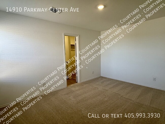 Building Photo - 14910 Parkway Center Ave