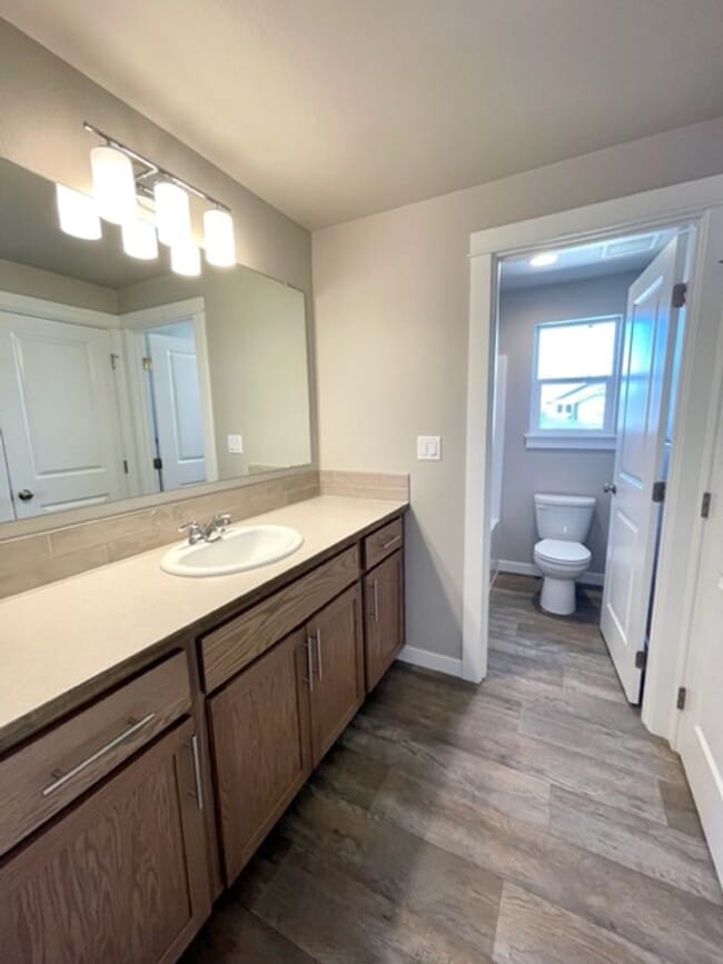 Building Photo - Stunning newer home in NE Bend neighborhood!