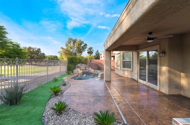Building Photo - Tranquil Oasis: Golf Course Views!