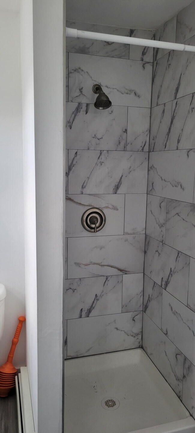 Building Photo - 108 Clay St