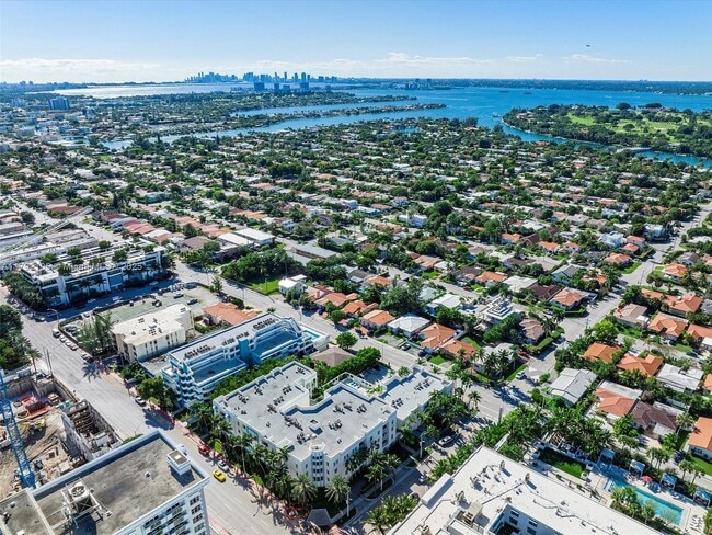Building Photo - 9172 Collins Ave