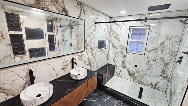 Building Photo - 29 Bryant Pl