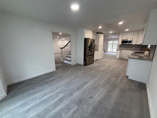 Building Photo - 1111 Caspian Ln