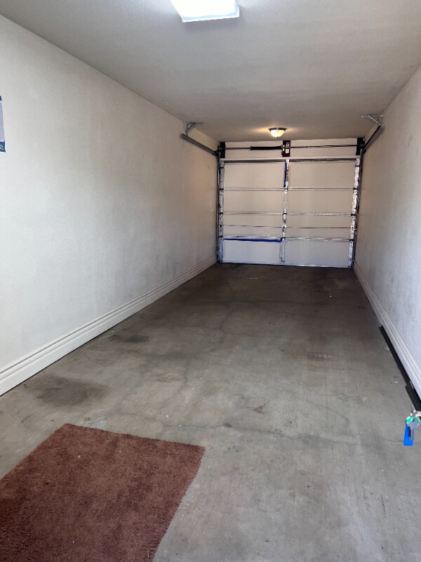 Building Photo - 9170 Riverside Dr