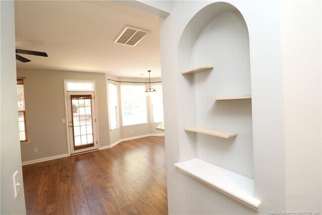 Building Photo - 1102 Silky Dogwood Trail