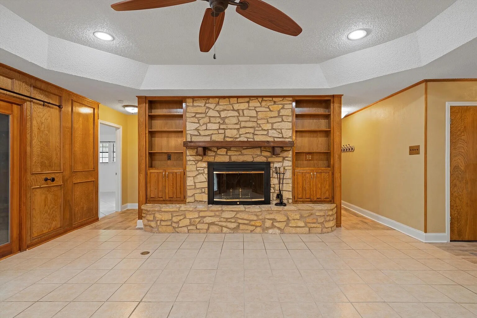 Wood-Burning Fireplace - 273 Leafy Hollow Ln