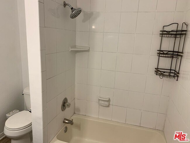 Building Photo - 542 N Shelton St