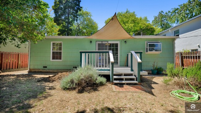 Building Photo - 518 Yuba St