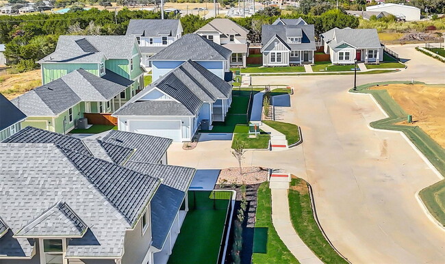 Building Photo - 102 Cardinal Wds