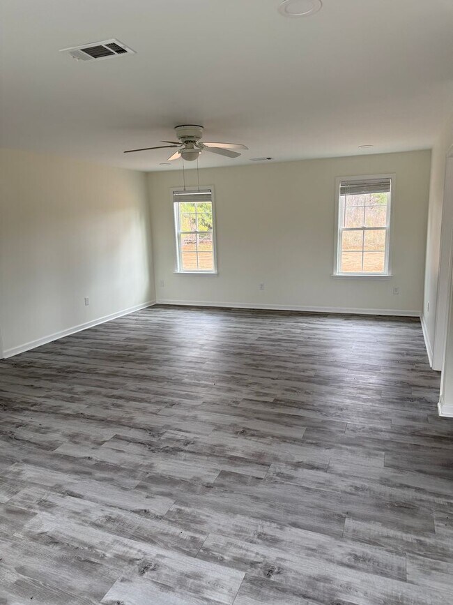 Building Photo - Brand New Build!