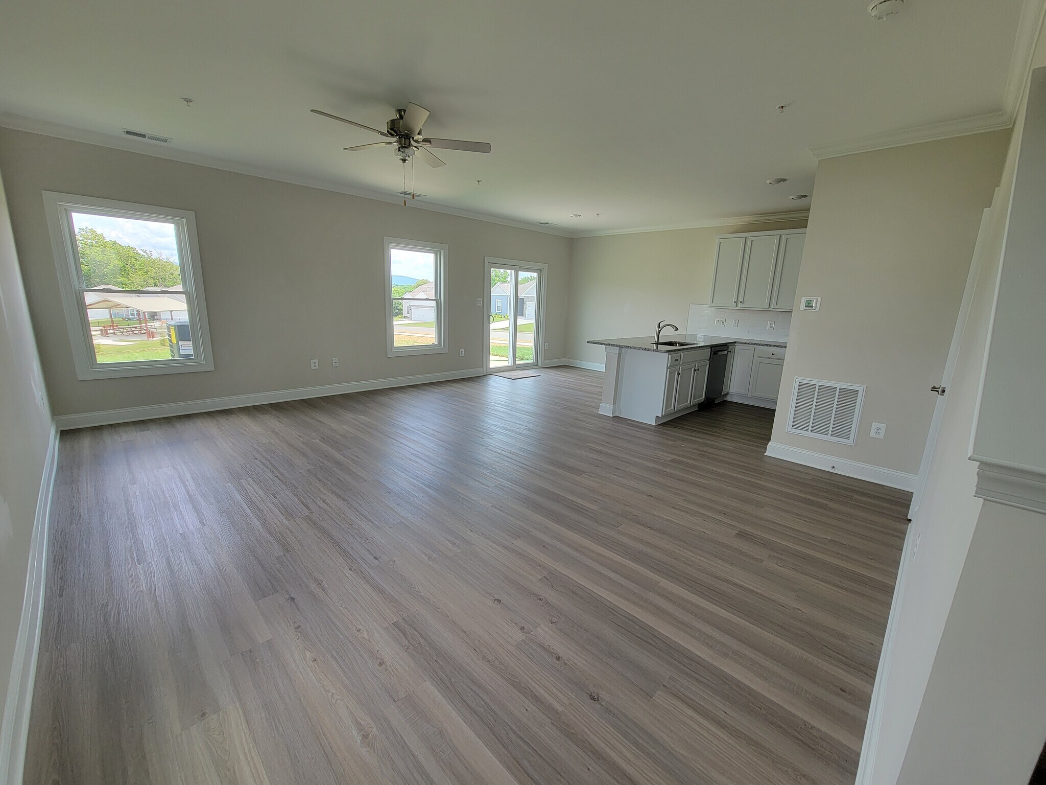 Building Photo - 10101 Amelia Ct