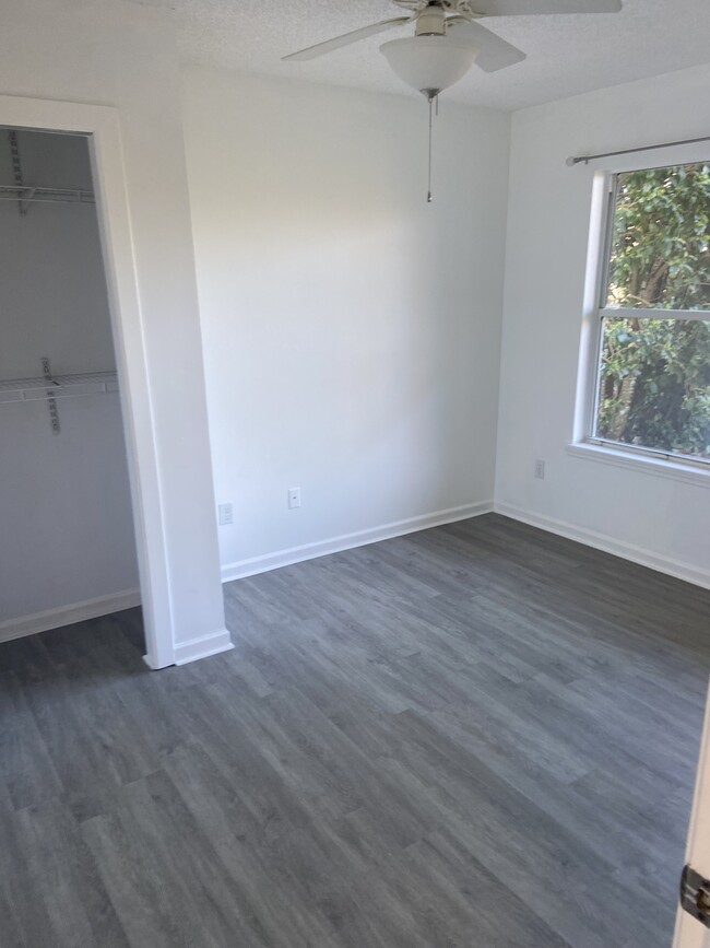 Building Photo - 3125 La Reserve Dr